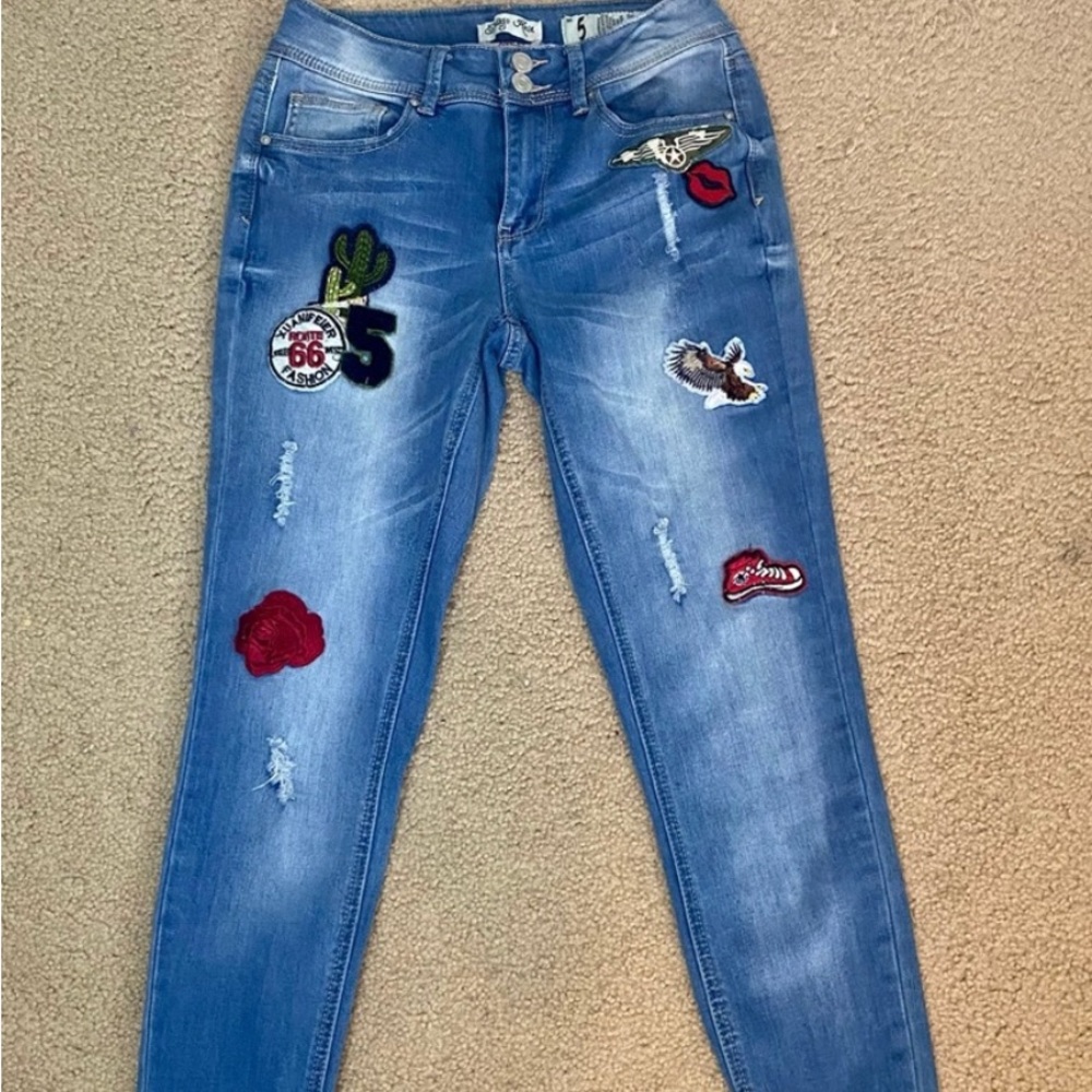 Indigo Rein Mid Rise With Patches Anklet Jean size 15 Junior NWT LT Blue